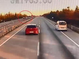 SON DAKİKA HABERİ | Eskişehirde otomobiliyle ters yöne girip, ciple çarpıştı: 1 ölü, 4 yaralı | Video Haber