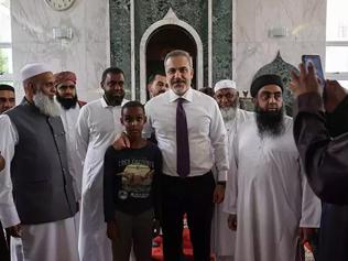 Dışişleri Bakanı Fidandan Güney Afrikada cami ziyareti