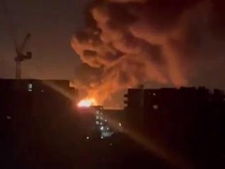 Rusyada petrol deposunda çıkan yangın 10 bin metrekare alana yayıldı