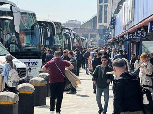 Büyük İstanbul Otogarında bayram yoğunluğu