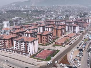 Ebrar Sitesinde yeni başlangıç… Depremzedeler yeni yuvalarına kavuşmaya başladı