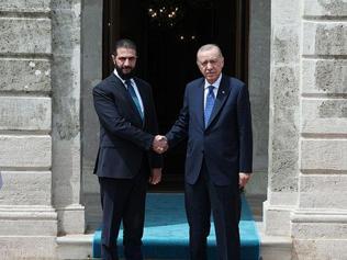 SON DAKİKA... Cumhurbaşkanı Erdoğan, Şara ile görüştü Dolmabahçede kritik zirve