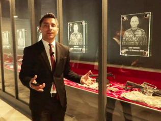 Erimiş silahlar, sarsıcı hatıralar: Şehitlerin emaneti sergileniyor