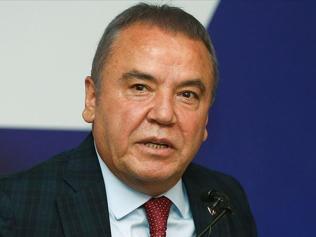 Muhittin Böcek’in oğlu, yurt dışı dönüşü gözaltına alındı