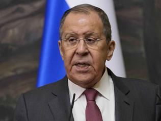 Lavrov: Putin, Zelenski ile görüşmeye hazır