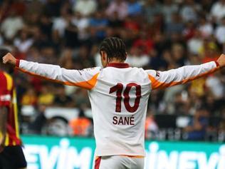 Kayserispor maçında gol ve asist katkısı veren Leroy Saneye övgü Sihirbaz benzetmesi...