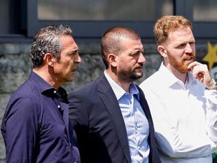 Fenerbahçede kritik toplantı İsmail Kartalın karşısında 3 yabancı teknik adam var...