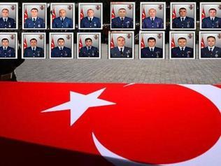 Yüreğimize gömüyoruz Tarifsiz acı: Türkiye şehitlerine ağlıyor
