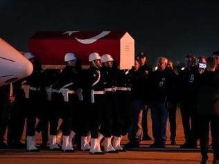 Hırvatistandaki uçak kazasında şehit olan Pilot Hasan Baharın naaşı Türkiyeye getirildi