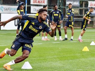 Fenerbahçede Rizespor mesaisi Milli oyunculardan yoksun antrenman...