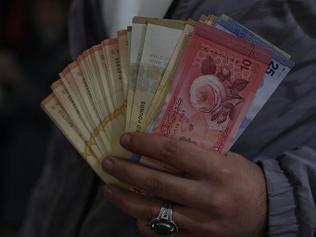 Suriye yeni banknotlarını piyasaya sürdü