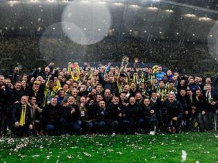 Fenerbahçede bir dönem sona eriyor Yıldız isim Fransa yolcusu...