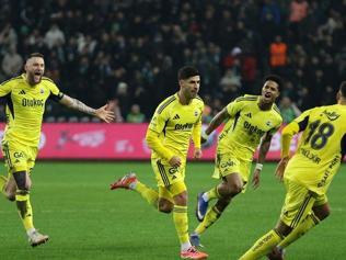 Kocaelispor 0-2 Fenerbahçe Maç Özeti | Kanarya, deplasmanda kazandı