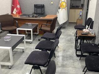 AK Parti Marmara ilçe binasına taşlı saldırıyla ilgili 1 kişiye gözaltı