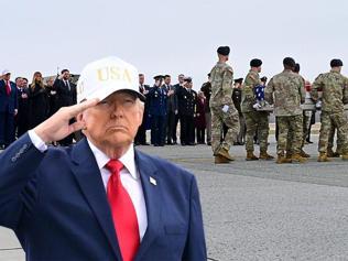 İran savaşında ölen 6 ABD askerinin cenazesini Trump karşıladı