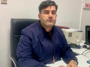 Acil serviste panik: Doktora bıçak çekti