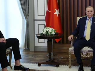 Cumhurbaşkanı Erdoğan, Milli basketbolcu Alperen Şengünü kabul etti