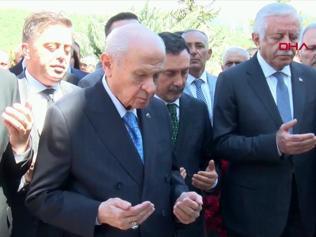 Devlet Bahçeli, Ülkücü Şehitler Anıtını ziyaret etti