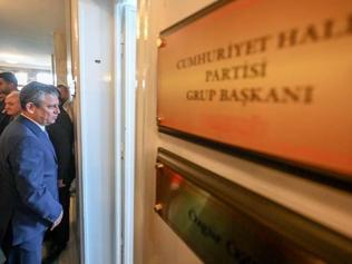 CHPde grup toplantısı krizi Özgür Özel: Yarın toplantıyı yapacağım