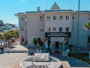 İzmir Seferihisar Belediyesine operasyon: 6 gözaltı
