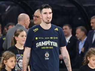 Nando De Colo, parkelere veda etti