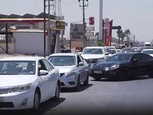 Benzin krizi hayatı felç etti İstasyonlarda kilometrelerce kuyruk