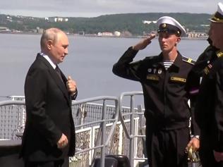 Putin AByi hedef aldı: Rus gemilerine müdahaleye karşılık vereceğiz