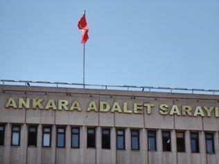 Alihan Kuriş suç örgütü soruşturması: Eski Bakan İdris Naim Şahin ifade için adliyeye gitti