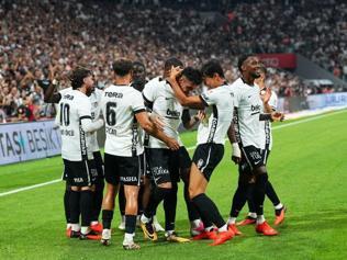 Beşiktaşın yükselişi: Süper Ligde liderlik geldi