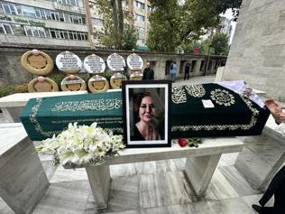 Aşk-ı Memnu’nun Arsen Hanım’ı Gülsen Tuncer son yolculuğuna uğurlanıyor 50 yıllık eşinden duygusal veda