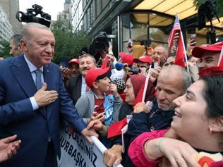 Cumhurbaşkanı Erdoğan ABDde: 16. kez BM kürsüsünden seslenecek Türkevine sevgi gösterisi