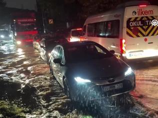 İstanbul’da eğitime yağmur engeli 6 ilde okullar tatil