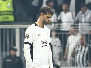 Beşiktaşta Ümit Akdağın elinde kırık tespit edildi
