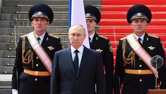 Putin’den askerle gövde gösterisi