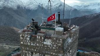 Huduttaki Mehmetçik 7/24 mevzide vatan nöbetinde: Gözünüz arkada kalmasın