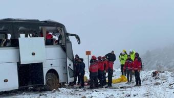 Yolcu otobüsü kaza yaptı: Ölü ve yaralılar var