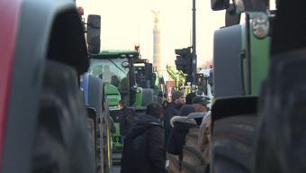 Almanya’da çiftçiler ayakta Hafta boyunca 100 bin traktör yollara çıktı