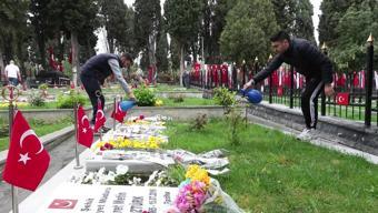 Edirnekapı Şehitliğinde hüzünlü bayram