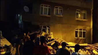 Bahçelievlerdeki bina çökmeden önce böyle görüntülendi