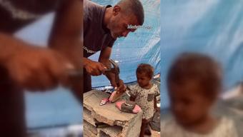 Gazzede yürek sızlatan görüntü Bir babanın çaresizliği... | Video Haber