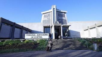 Fransada avukatlara başörtüsü yasağı