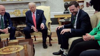 Oval Ofis’te bu kez çorap konuşuldu Trudeau değil Vance: Trump gözünü alamadı