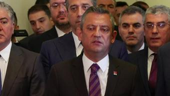Özgür Özel, Trumpa mı özeniyor
