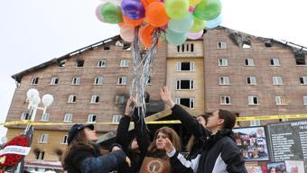 KARTALKAYADA EN ACI ANMA: Yakınlarını kaybedenler gözyaşlarına boğuldu