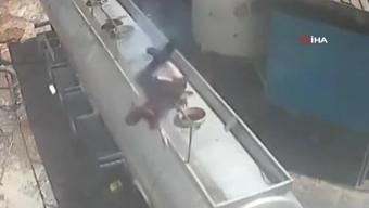 Tedbirsizliği canına mal oluyordu Tanker kapağı bomba gibi patladı, metrelerce savruldu