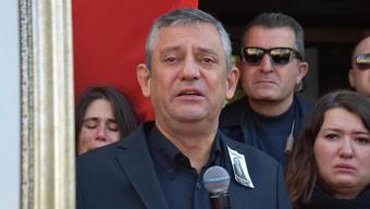 Şehzadeler Belediye Başkanı Gülşah Durbaya veda Özgür Özel gözyaşlarını tutamadı