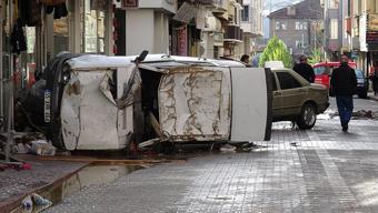 Samsunu sel vurdu Felaketin boyutu kamerada: Araçlar suda böyle sürüklendi