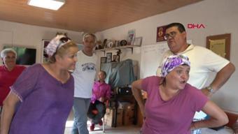 Köylü kadınlar 3 yıldır sahnede alkışları topluyor