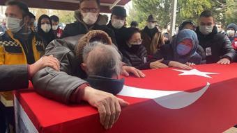 Şehit babası tabut başında oğlundan helallik istedi