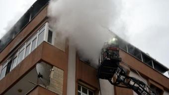 Avcılardaki korku apartmanı: Evi ateşe verdi